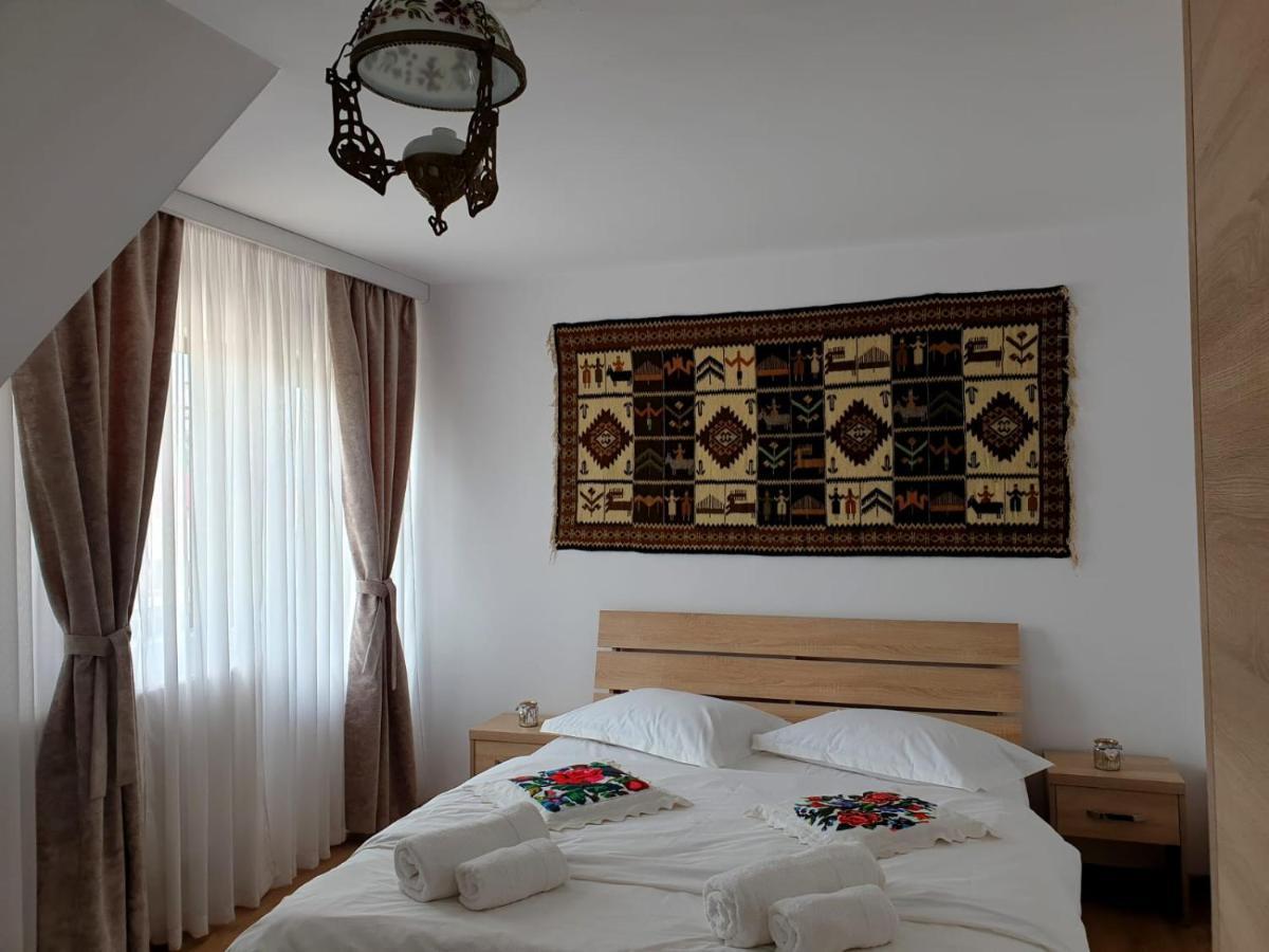 Casa Tomsa Bed and Breakfast Rozavlea Kamer foto
